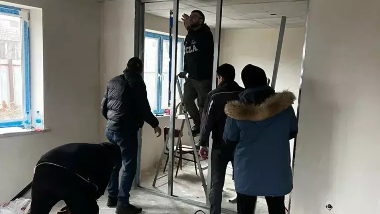 В Лахденпохье продолжили строительство дома для расселения аварийного жилья В Лахденпохье в начале апреля возобновлены рабо...