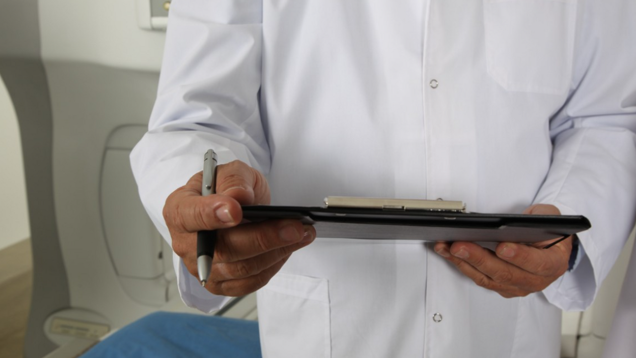 Хирург Невилл Менезес рассказал, какие ранние п...