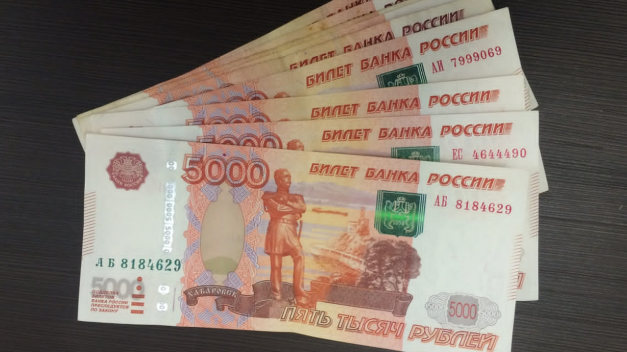 В Москве продают Москвич-412 с редким двигателем за 9 миллионов рублей Редкий синий Москвич-412 был выпущен в 1975 год...