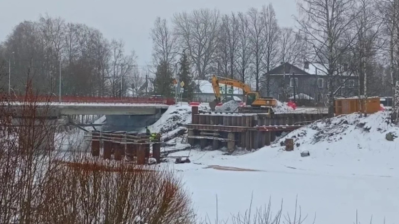 В Олонце появится временный мост через Мегрегу В Олонецком районе ведутся работы по реконструк...