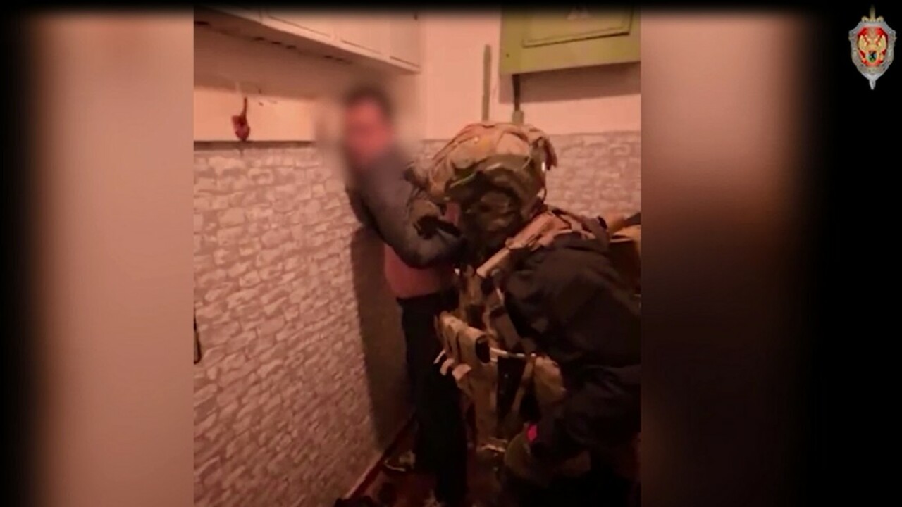 Сотрудники УФСБ России по Карелии совместно с к...