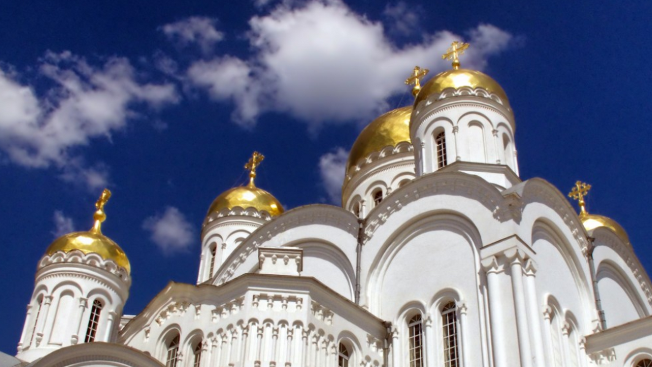 В РПЦ объяснили, что делать, если пожилые прихо...