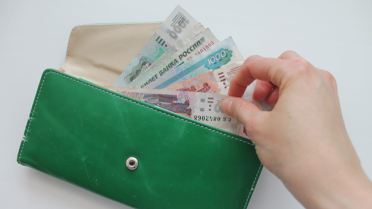 Средний размер выплат неработающим пенсионерам ...