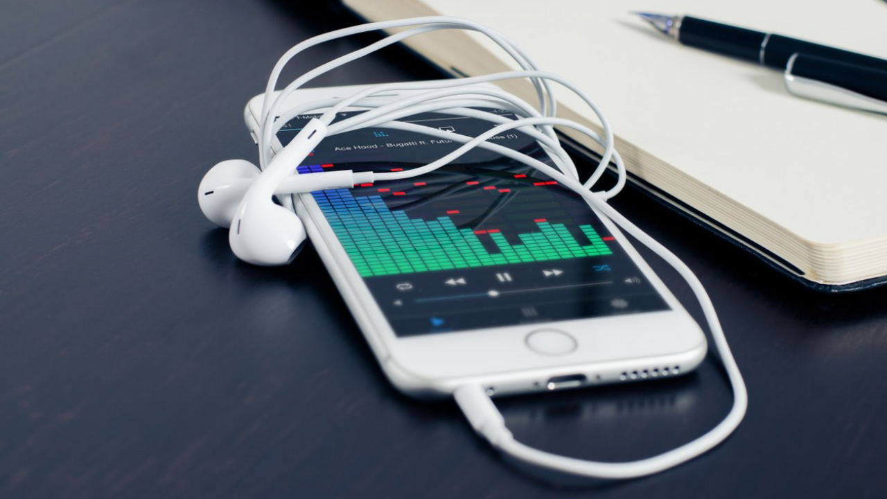 Российские хиты 2000-х годов оказались в 1,6 ра...