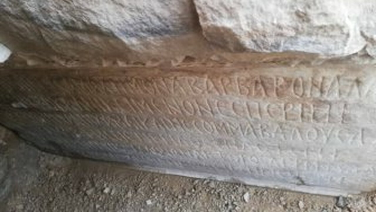 Во время реставрационных работ в Большой мечети...