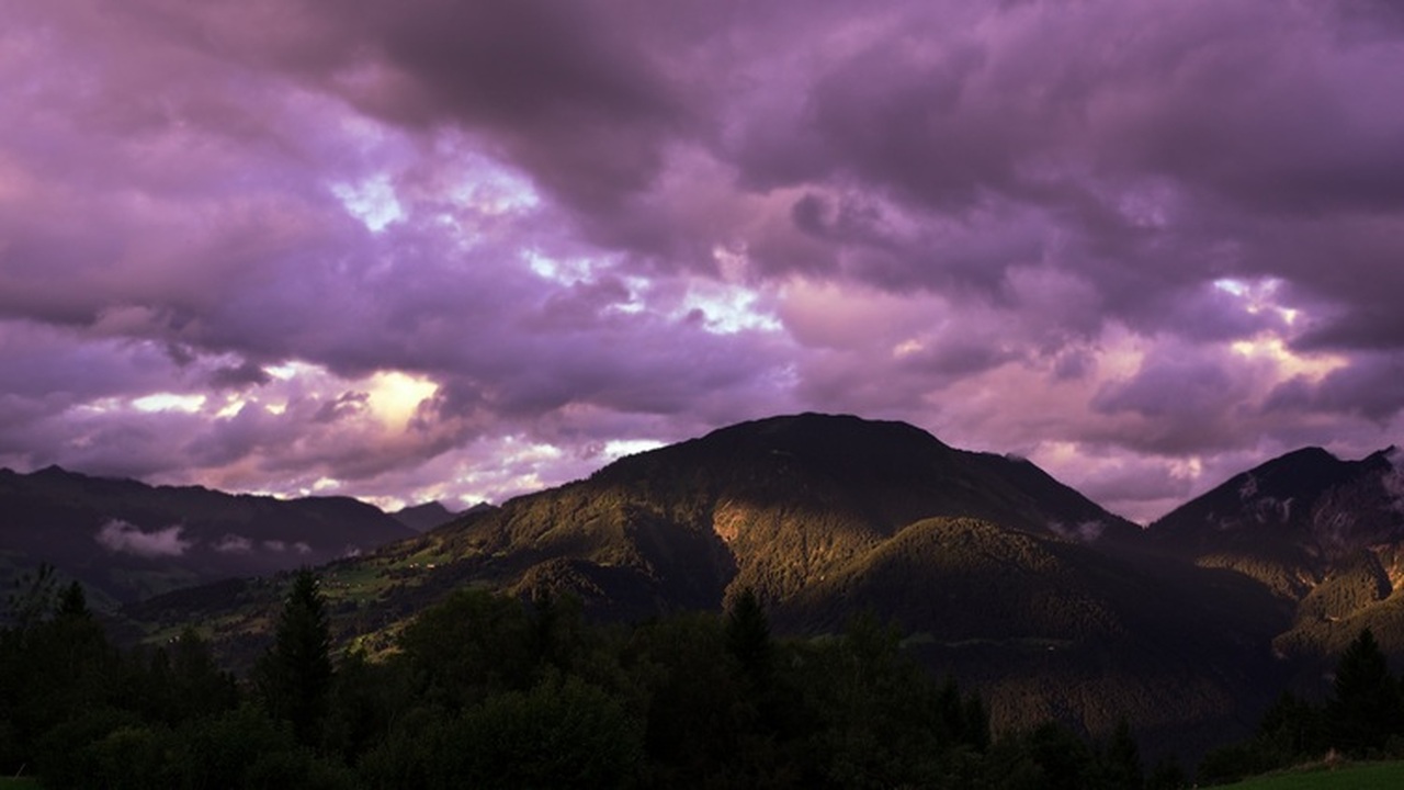 Аномальное тепло возвращается: Россию ждет погодный сюрприз, невиданный с XIX века Российские метеорологи прогнозируют резкое изме...