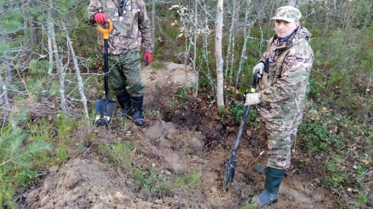 В Карелии, в Олонецком районе, поисковый отряд ...