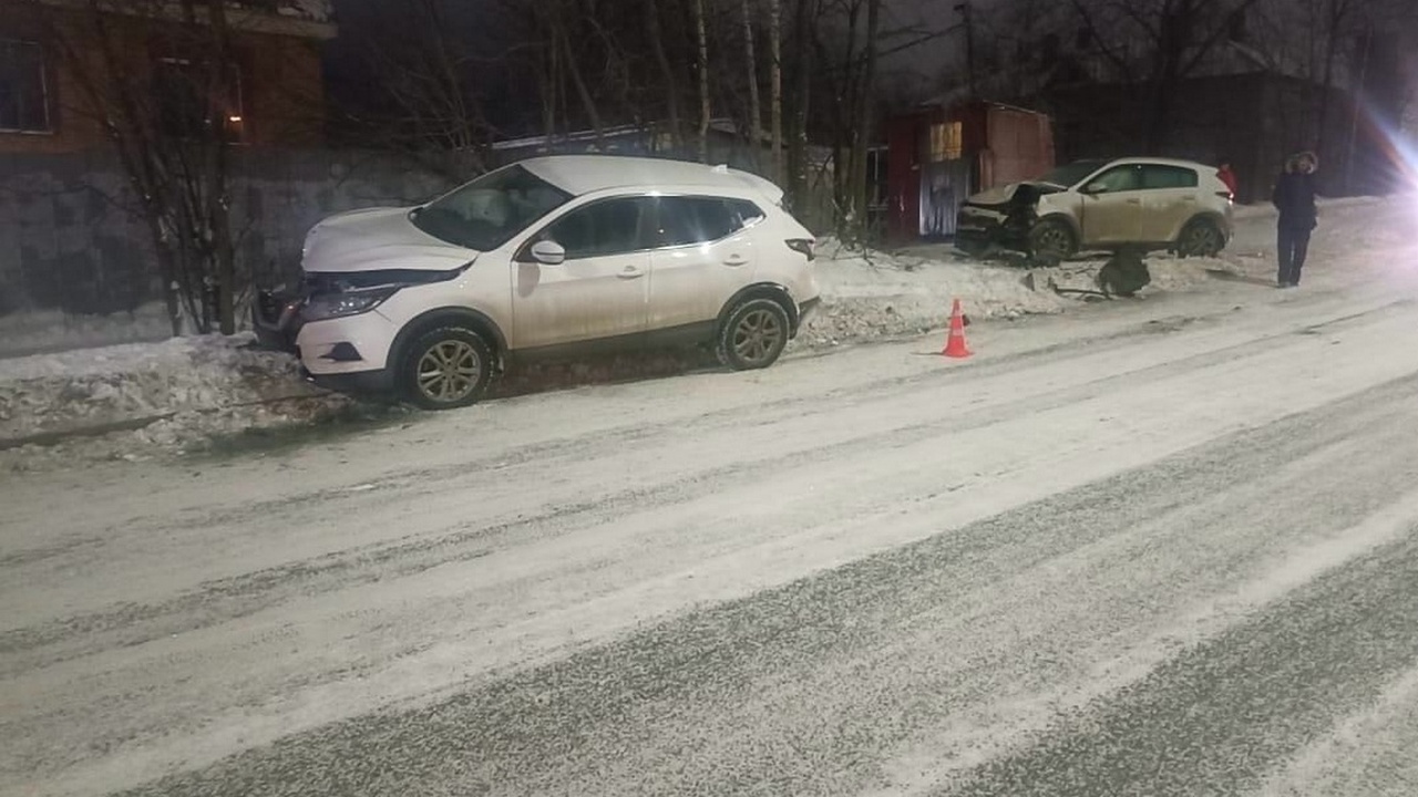 В Карелии в столкновении иномарок пострадали же...