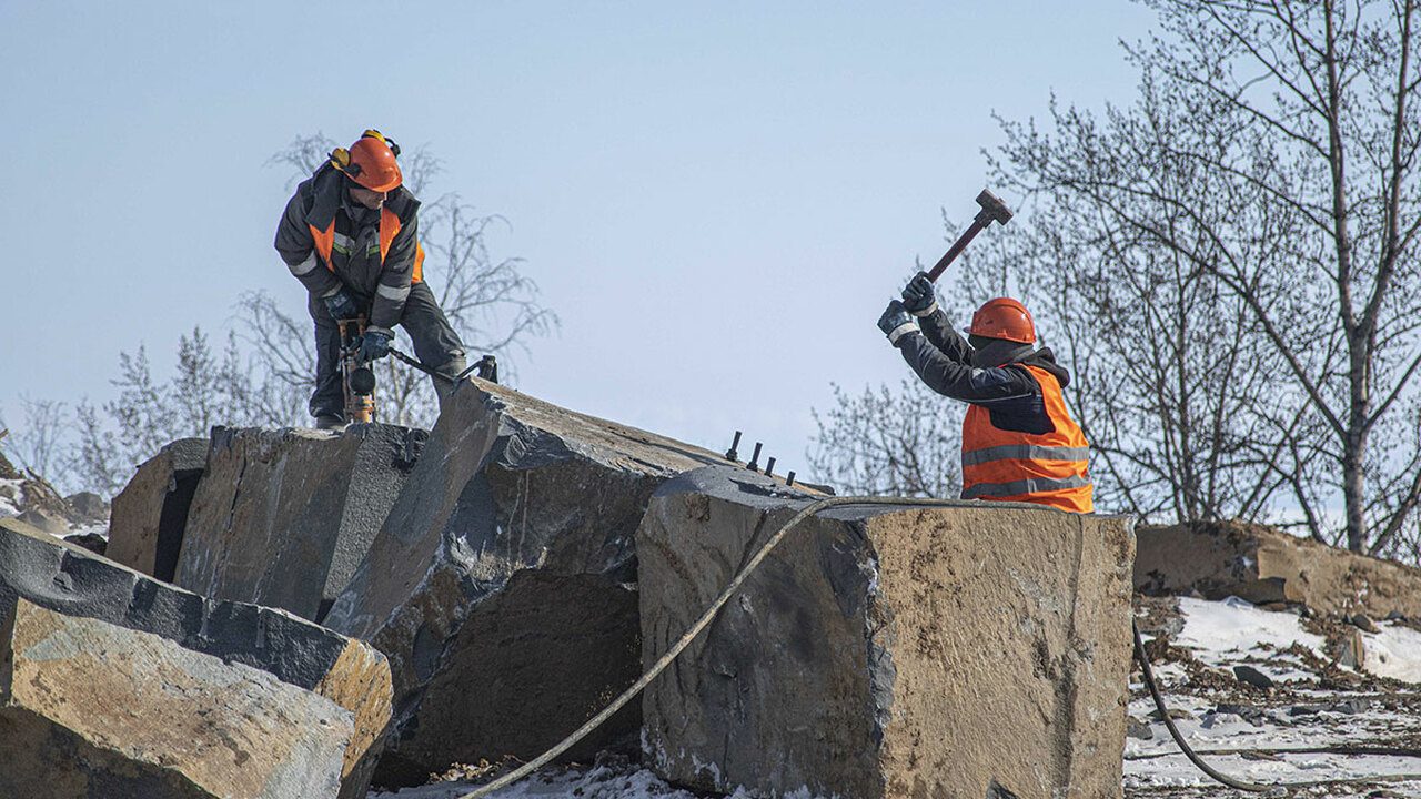 В Карелии создали уникальный материал для дорог из габбро-диабаза В Республике Карелия разработана передовая техн...