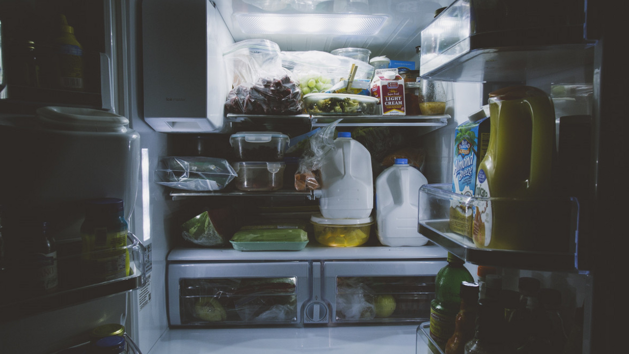 Samsung начнет показывать рекламу прямо на экранах своих холодильников Компания Samsung решила встроить рекламу в свои...