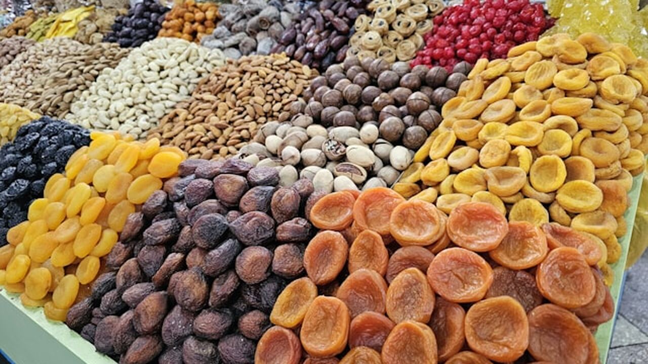 Употребление отдельных продуктов, включая фрукт...