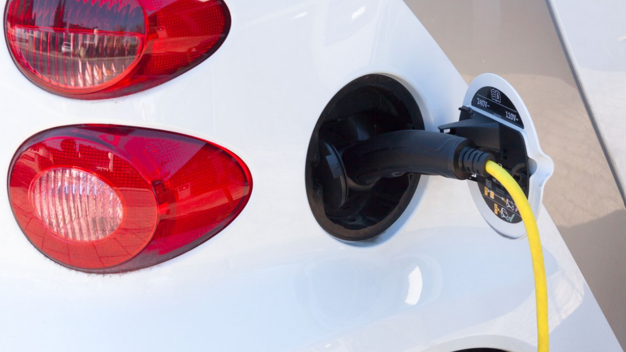 С мая на российских автозаправках начинают дейс...