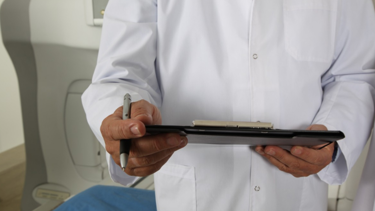 Генетики выяснили, что хронический кашель связан с нарушениями нервной системы У каждого десятого взрослого жителя Великобрита...