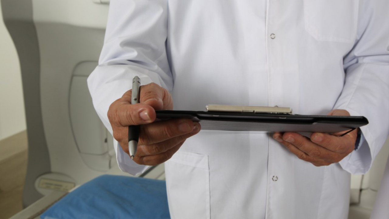 Фельдшерам разрешили ставить диагнозы и назначать лечение В России расширили полномочия среднего медицинс...