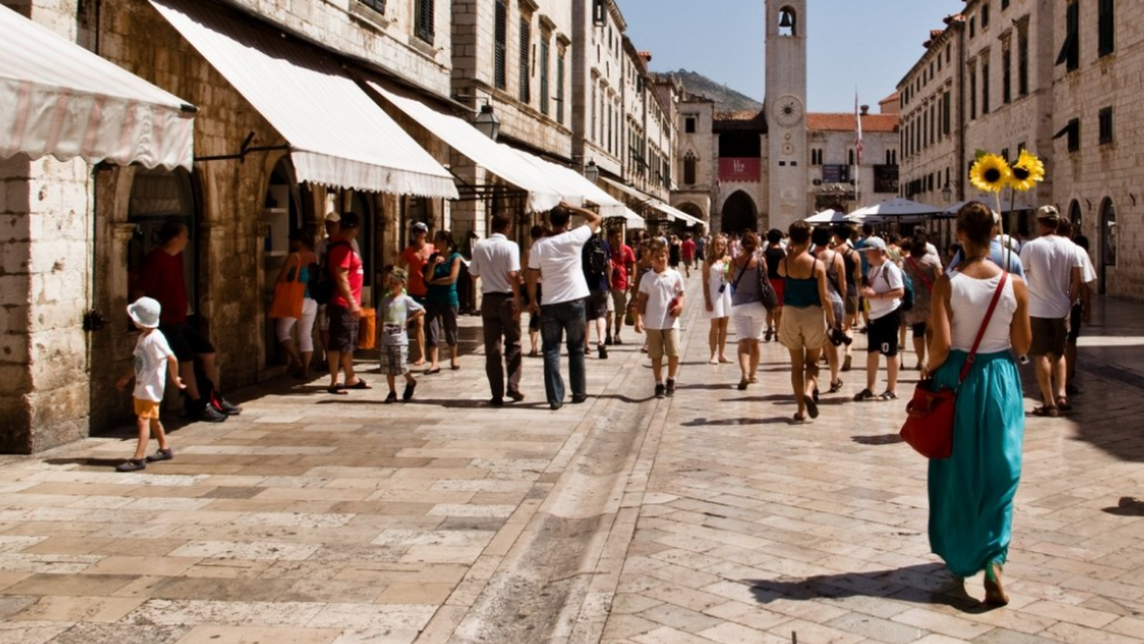 Туроператоры раскрыли направления, где отдых подешевел перед летом Накануне летнего сезона туроператоры зафиксиров...