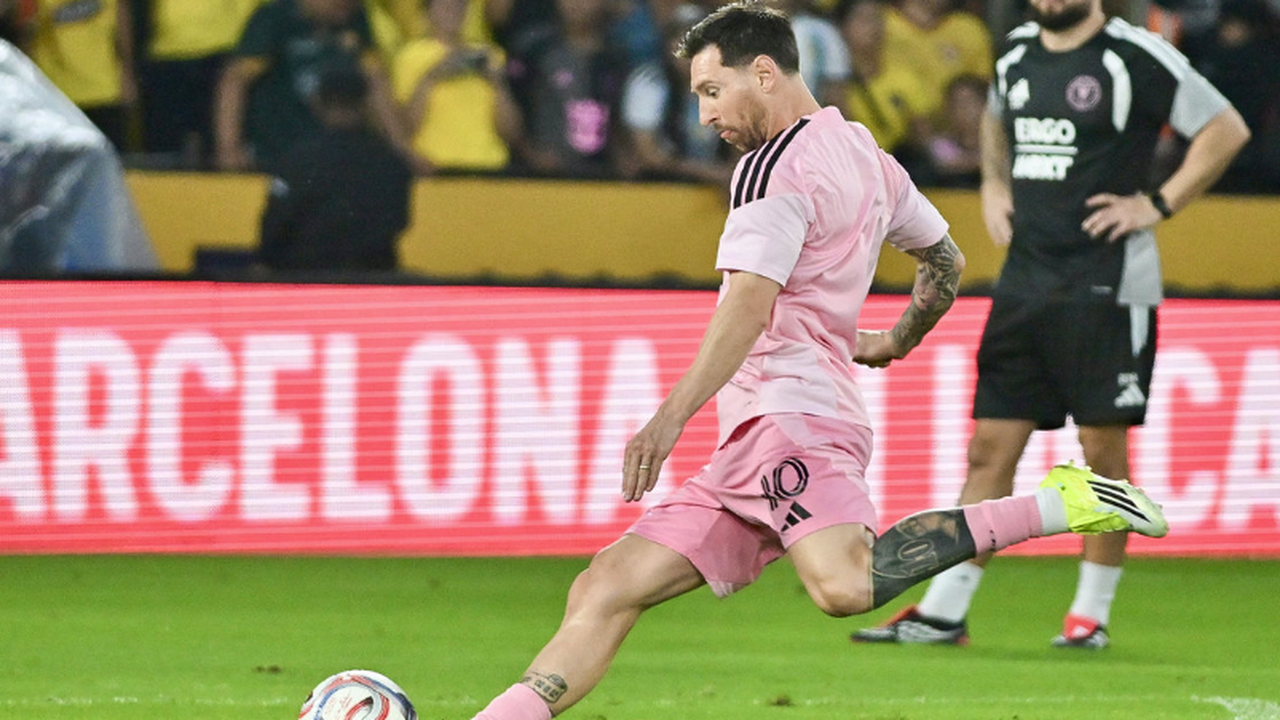 Нападающий «Интер Майами» Лионель Месси повреди...