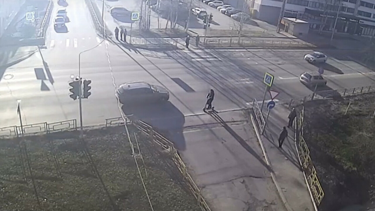 Нарушители на самокатах в Карелии: от встречной полосы до подрезания троллейбуса В карельской столице участились случаи грубого ...