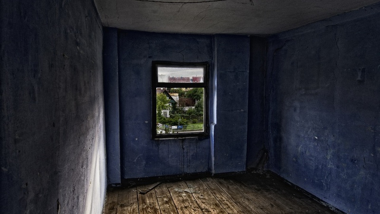 Ситуация с нерасселенным аварийным домом в посе...