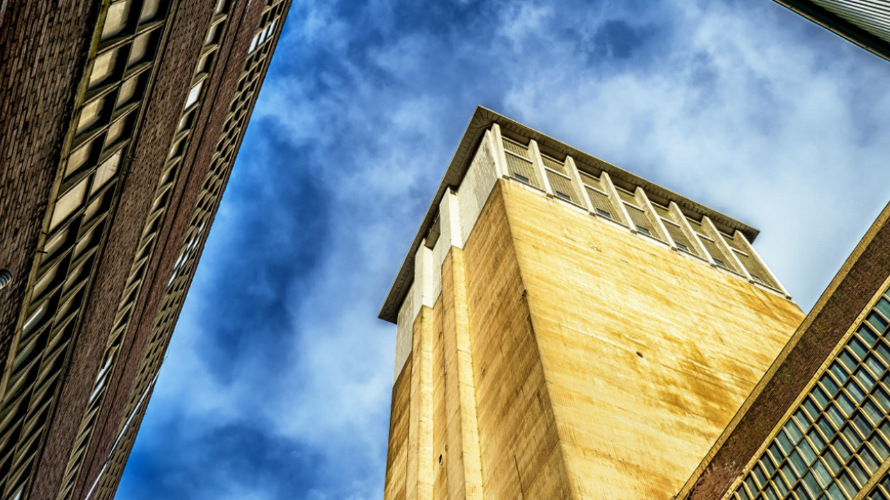 На российском рынке новостроек за год резко сок...