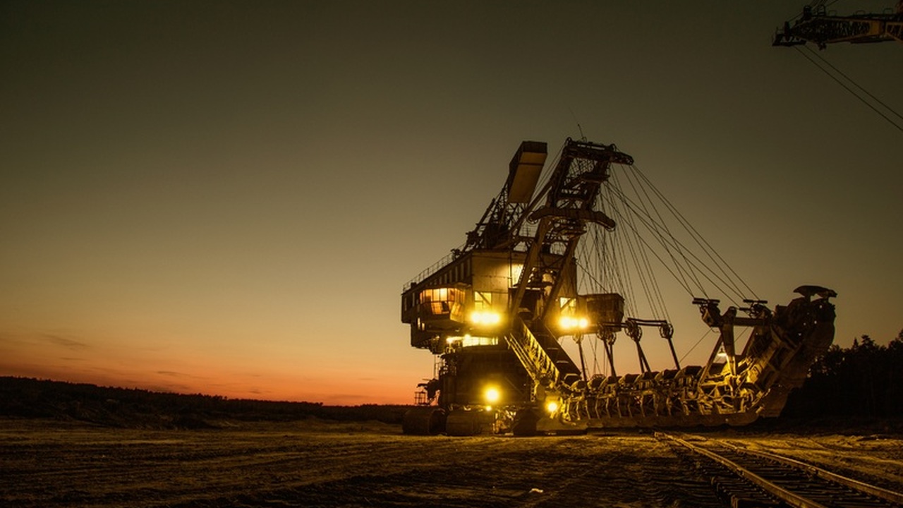 Аналитики назвали главные угрозы для экономики в 2026 году Инвестиции под давлением, нефть теряет позиции ...