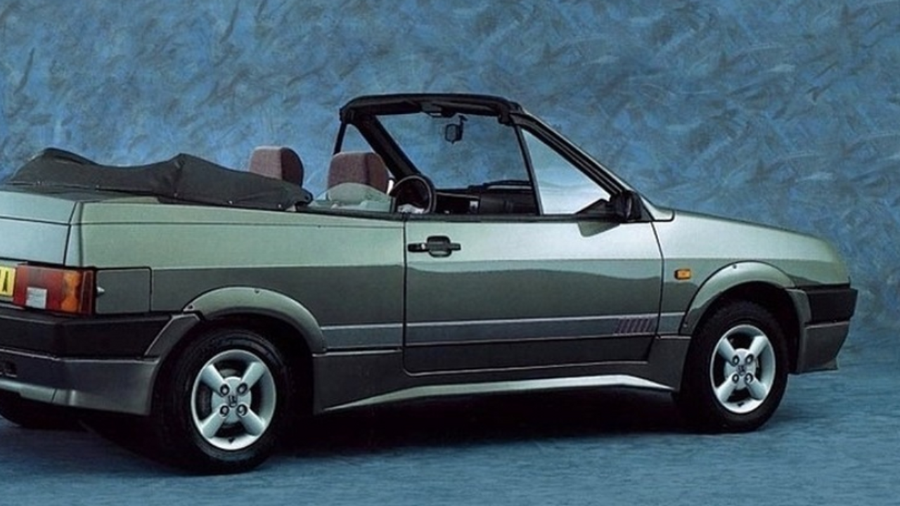 В России продают редкий кабриолет Lada Samara Fun немецкой сборки Продавец запрашивает за раритет 1 500 000 рубле...