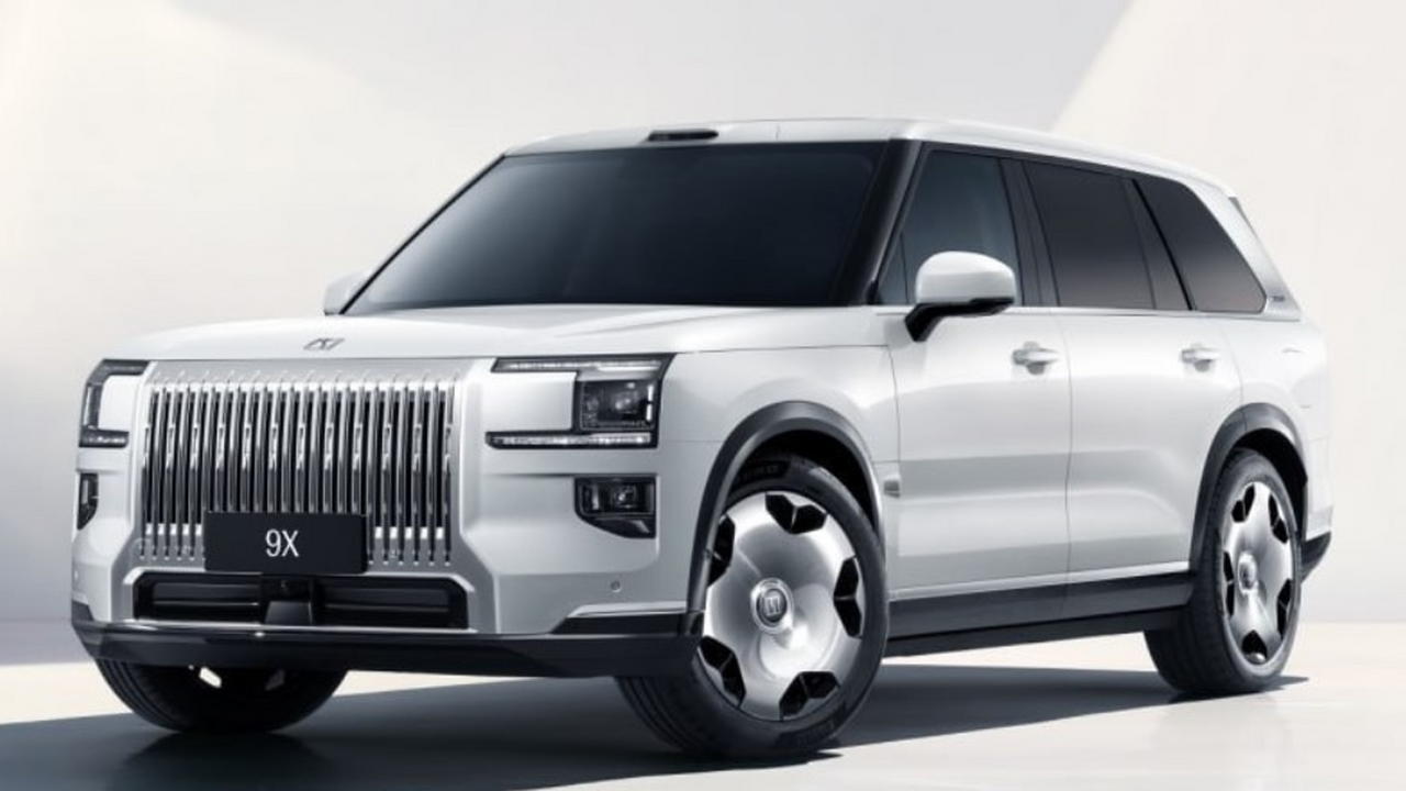 В России начались продажи кроссоверов Zeekr 9X за 12,5 млн рублей На российском авторынке дебютировал первый гибр...