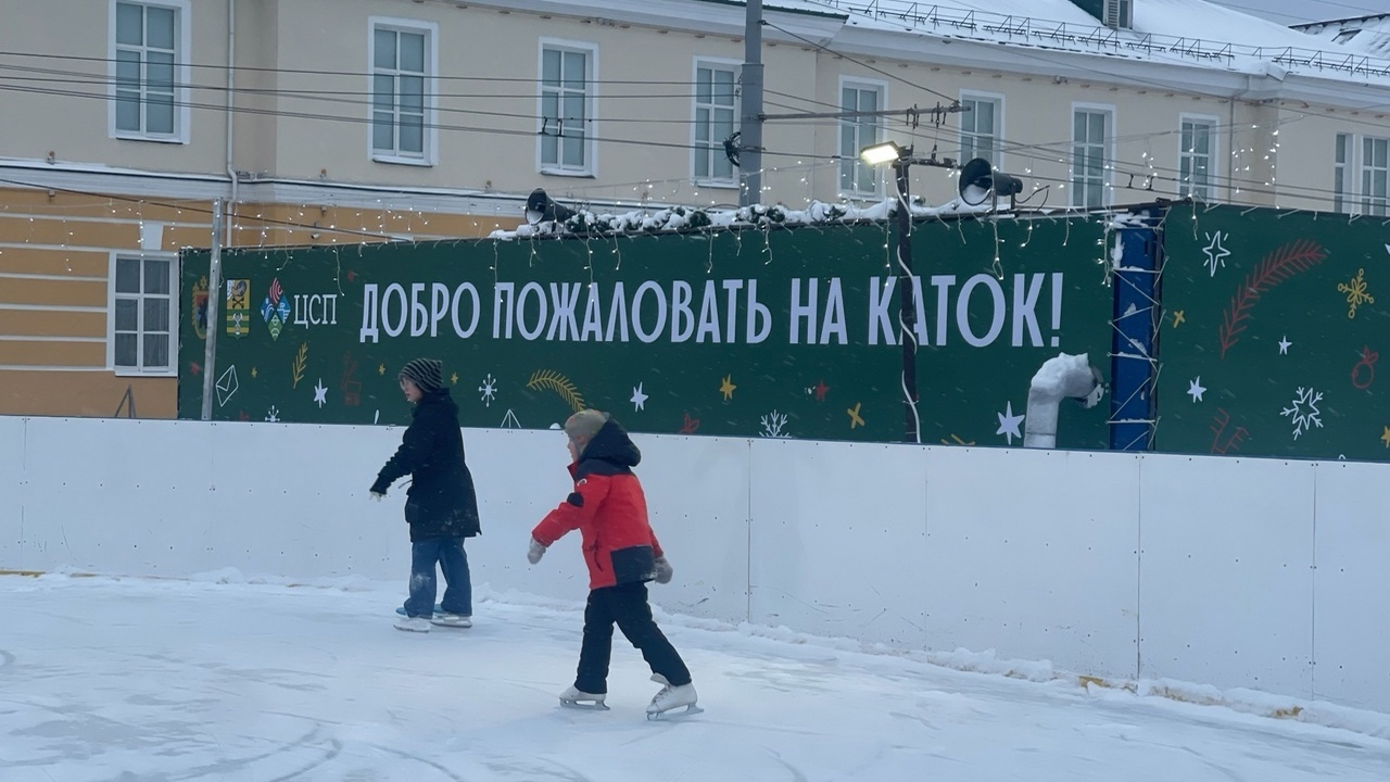 В Петрозаводске закрыли каток на площади Кирова