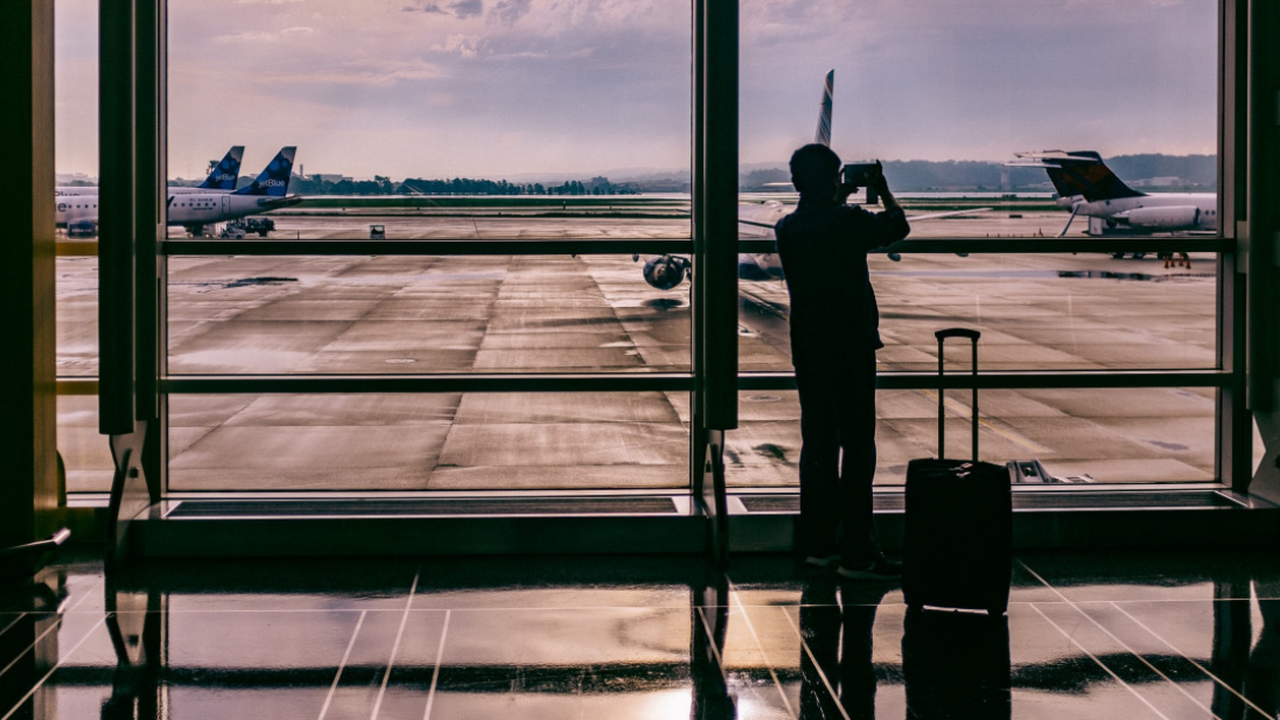 Блогер из США устроил скандал на границе Казахстана и получил жесткий ответ Популярный американский тревел-блогер с аудитор...