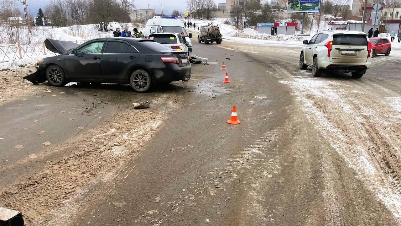 В Карелии в жестком столкновении иномарок постр...