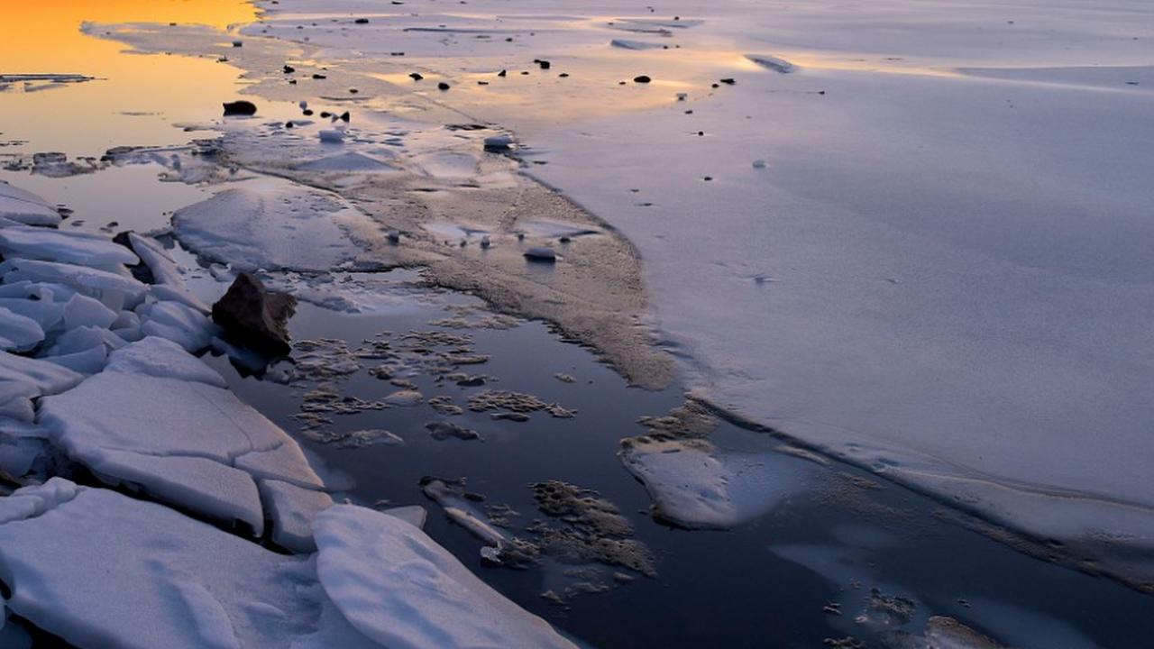 В Таджикистане часть ледника сдвинулась на 5 километров после землетрясения В горах Таджикистана зафиксировано масштабное с...