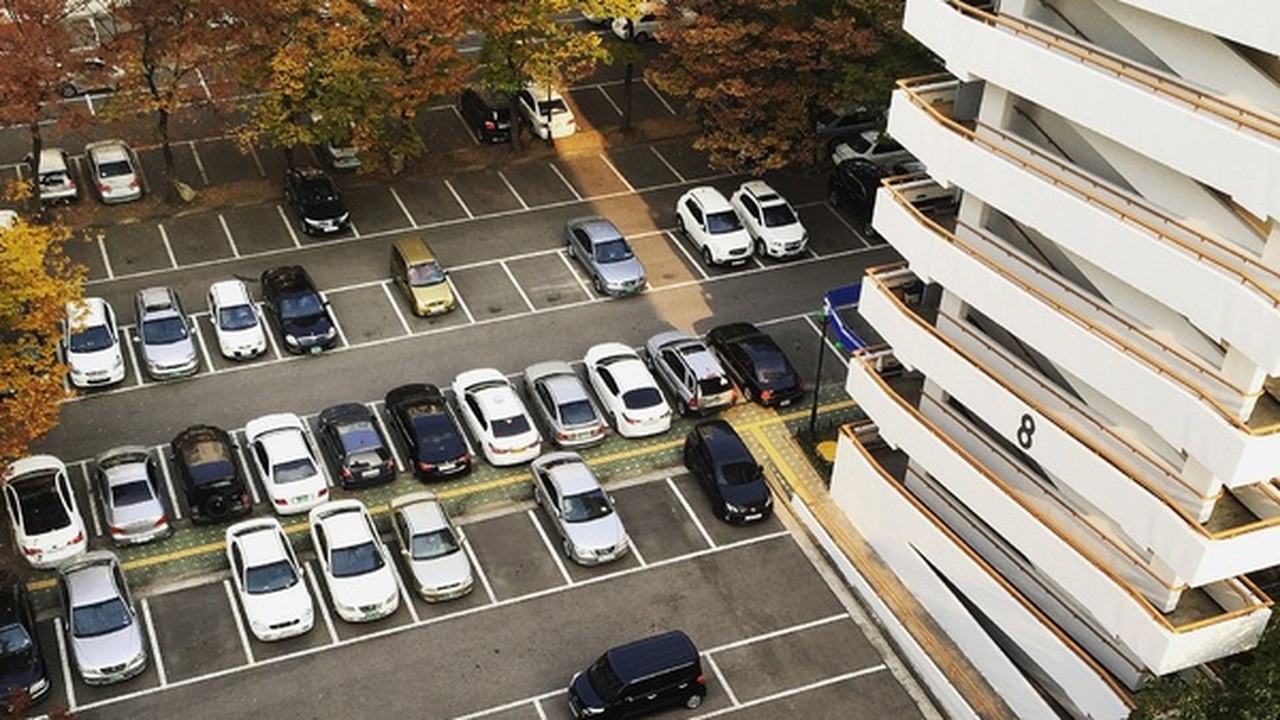 Парковка у ТЦ: новый штраф до полумиллиона В преддверии праздников ГИБДД усиливает контрол...