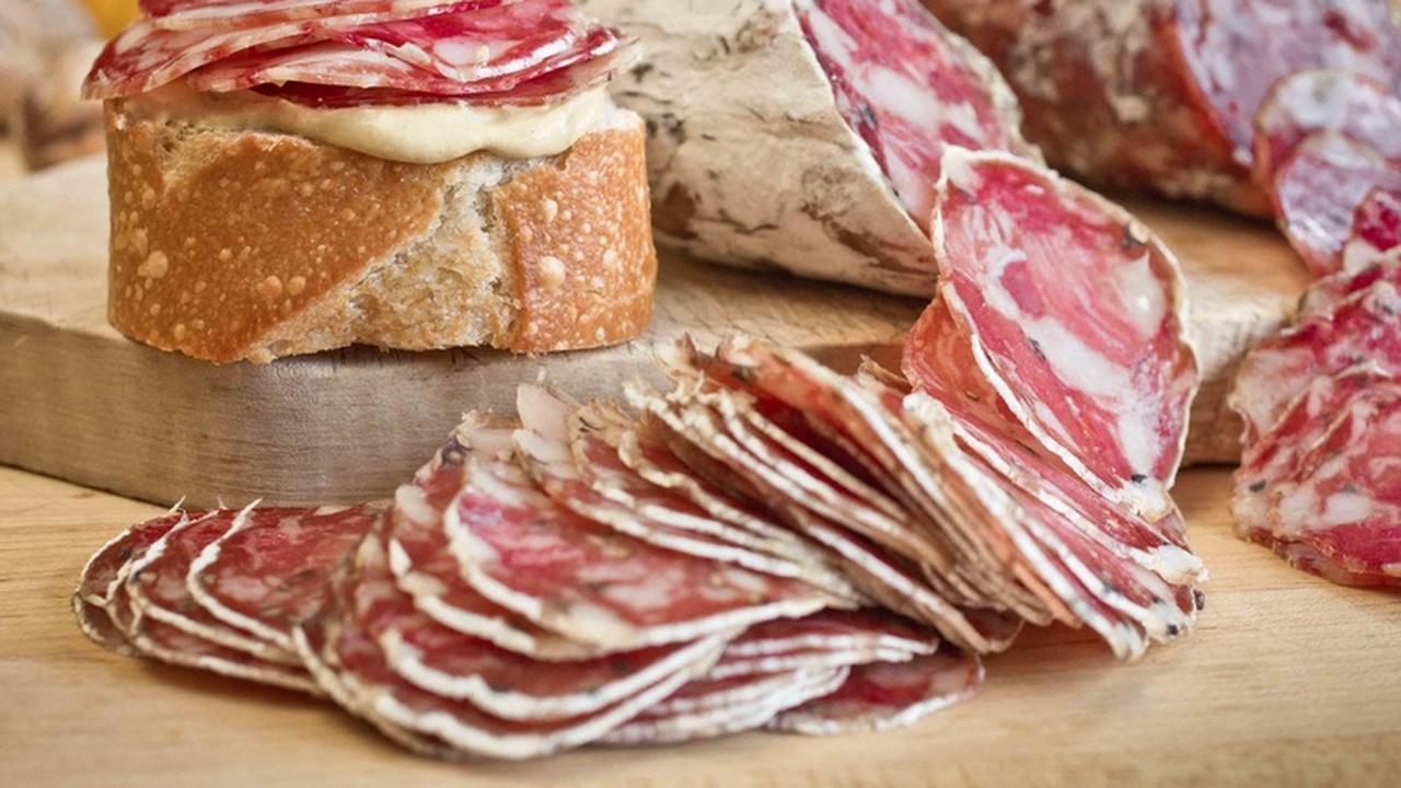 Учёные рассказали о неожиданных плюсах свиного сала: чем полезно его умеренное употребление Новое исследование китайских ученых проливает с...