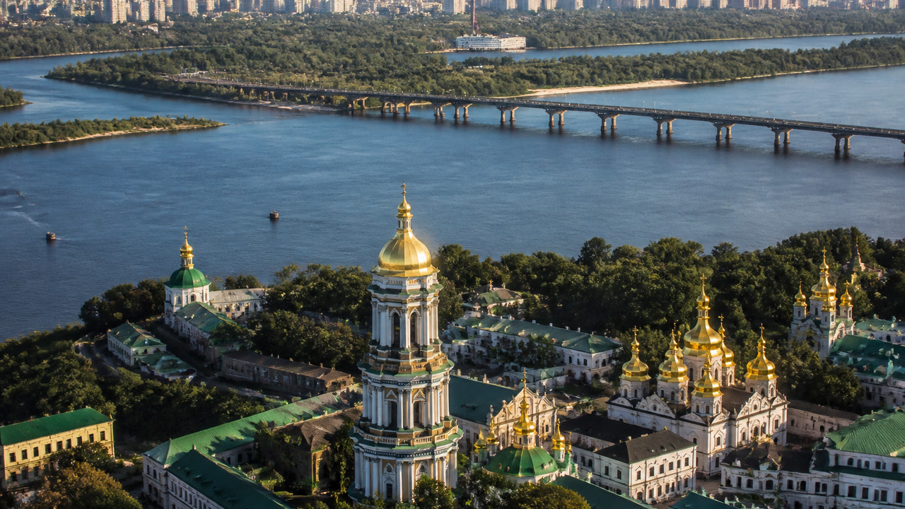 Тверь официально вошла в «Золотое кольцо России» Тверь включена в национальный маршрут «Золотое ...