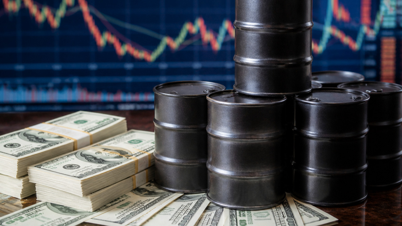Июльские выплаты нефтяникам по демпферу упали до 113 млрд рублей Июльские выплаты нефтяникам по демпферу сократи...