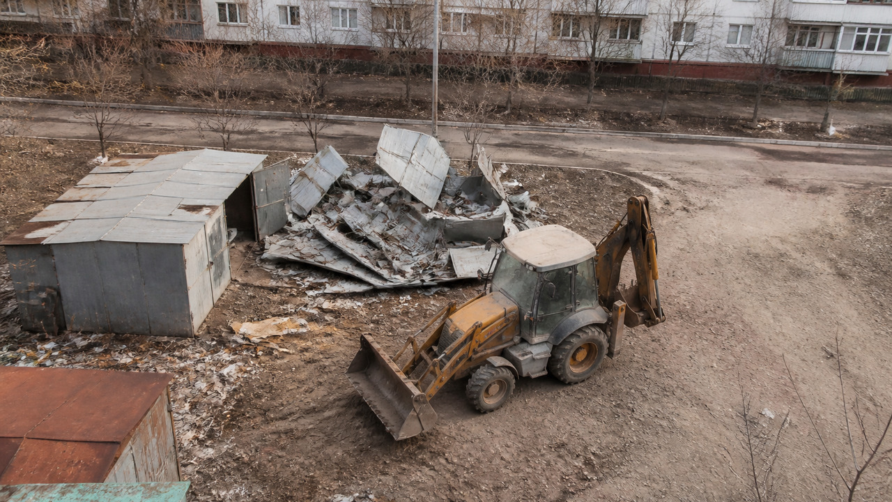 Незаконные гаражи пошли под снос в Петрозаводске В Петрозаводске демонтировали незаконные гаражи...