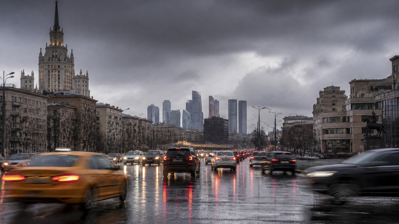 Дождь и гроза ожидаются в Москве во вторник с 15:00 МЧС предупреждает о дожде и грозе в Москве 22 с...