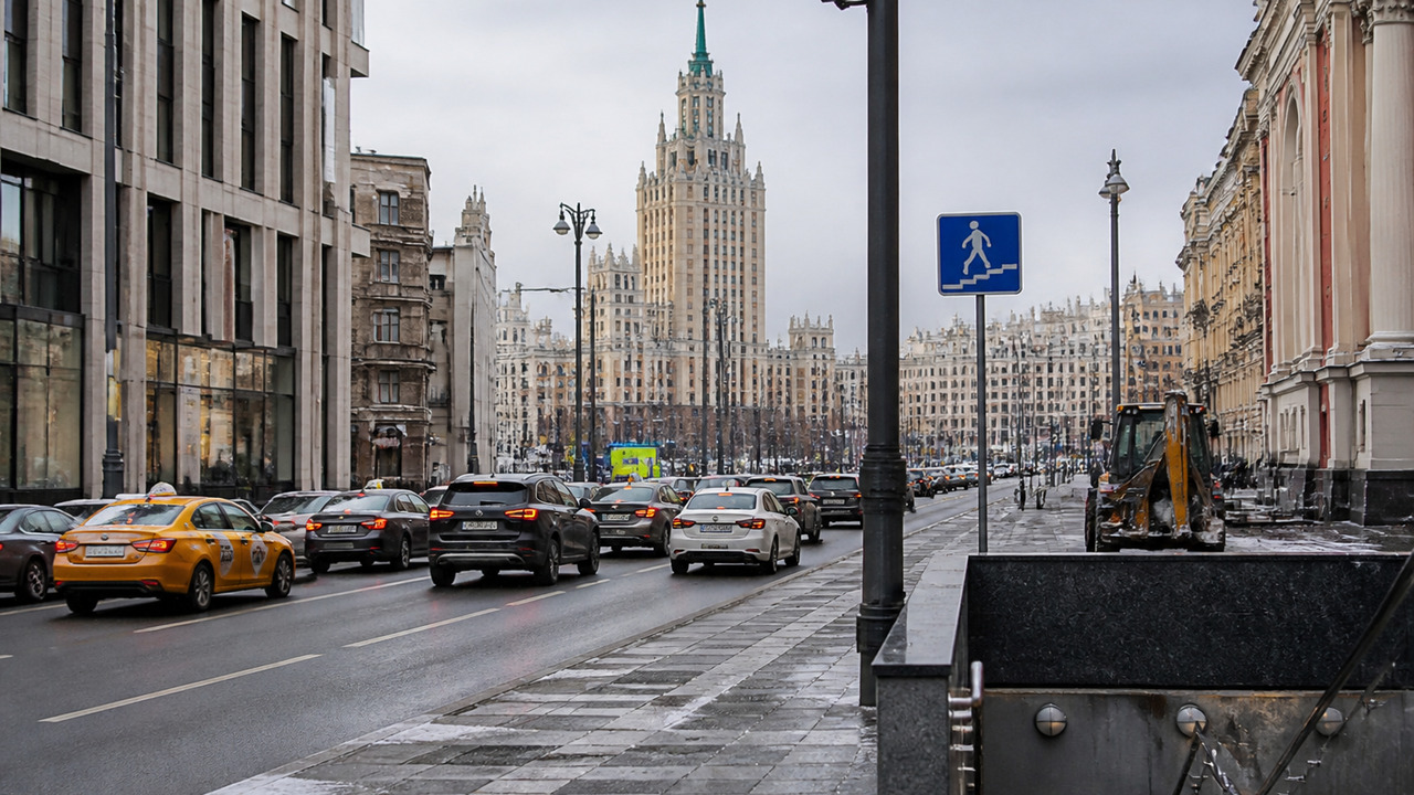 Москвичам посоветовали пересесть на метро из-за возможных ограничений в ЦАО Дептранс предупредил о возможных локальных огра...