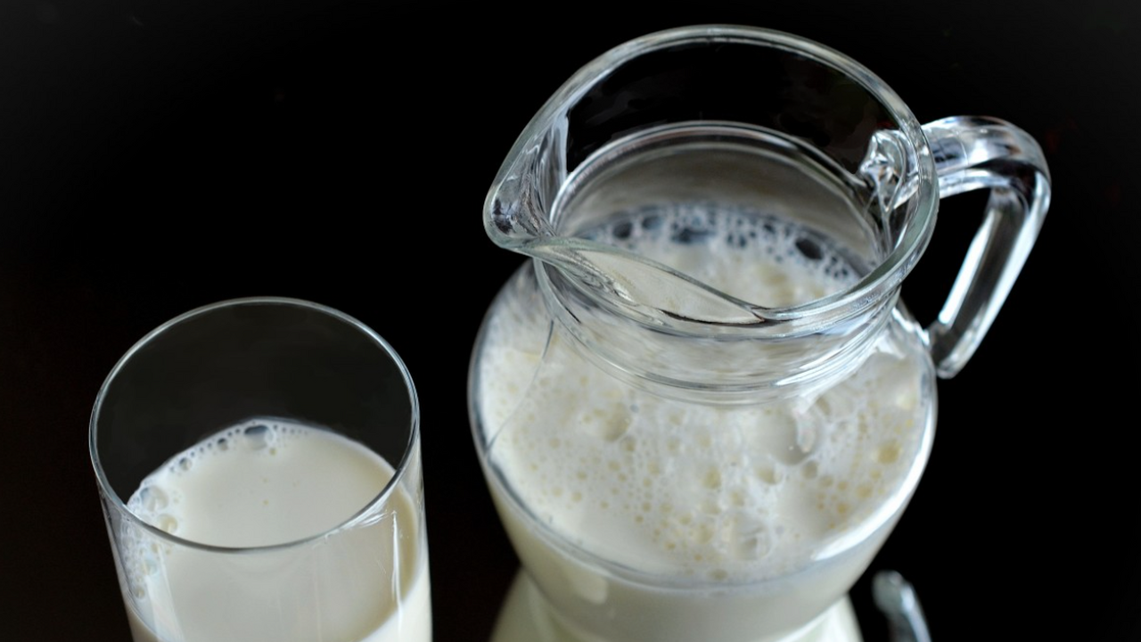 PLOS One: в сыром молоке нашли опасные антибиотикорезистентные бактерии Международная группа учёных из университета Абд...