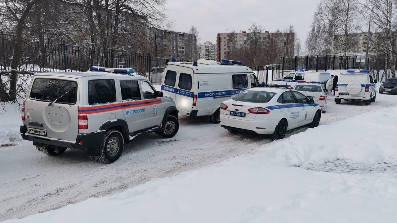 В Петрозаводске экстренно эвакуировали школу