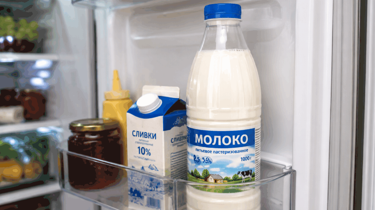 Молоко годами ставила в дверцу холодильника: оказалось, это далеко не лучшее место Дверца холодильника считается одной из самых те...