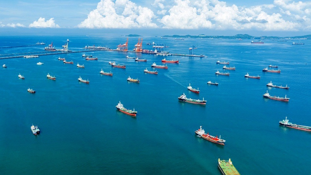 Представьте себе гигантскую стоянку для корабле...