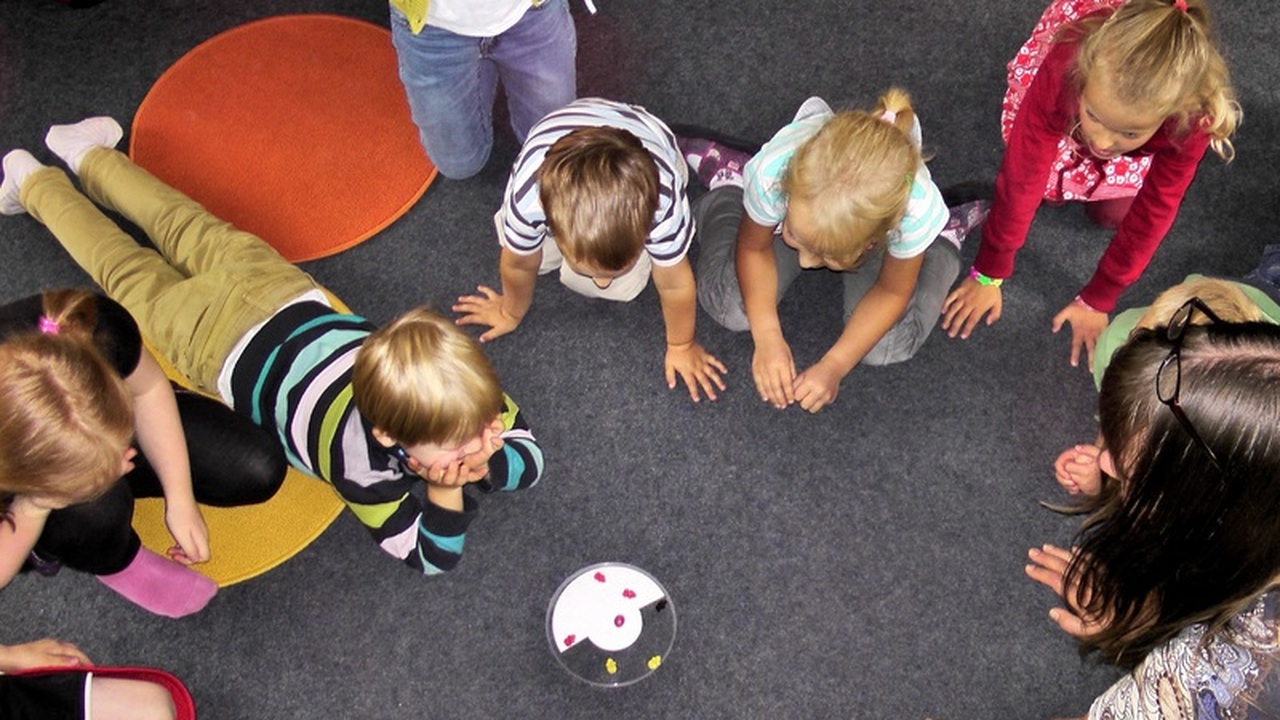 Ясли влияют на микробиом детей больше, чем домашняя среда: результаты исследования Международная группа ученых установила, что соц...