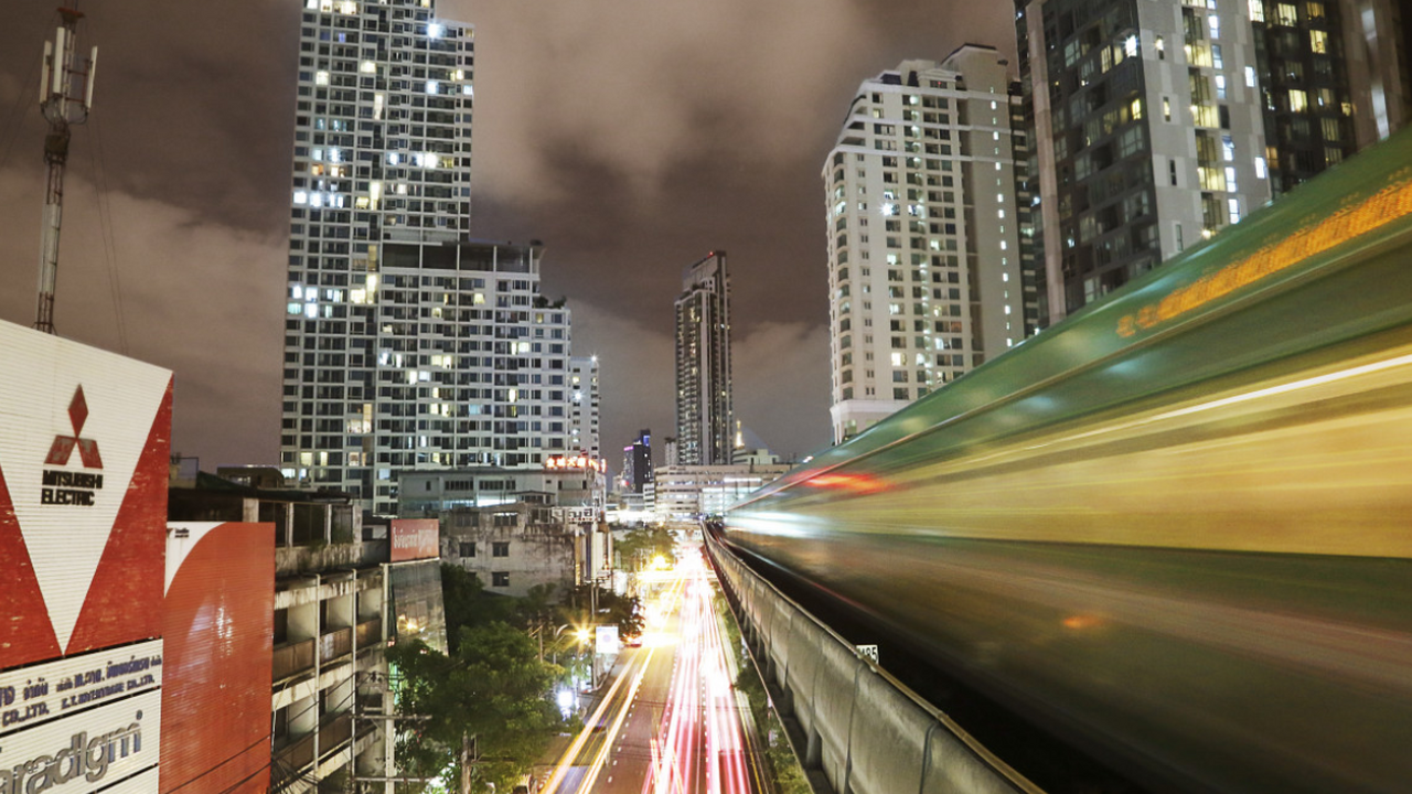 Один прохожий, увидев фотографию мужчины, увере...
