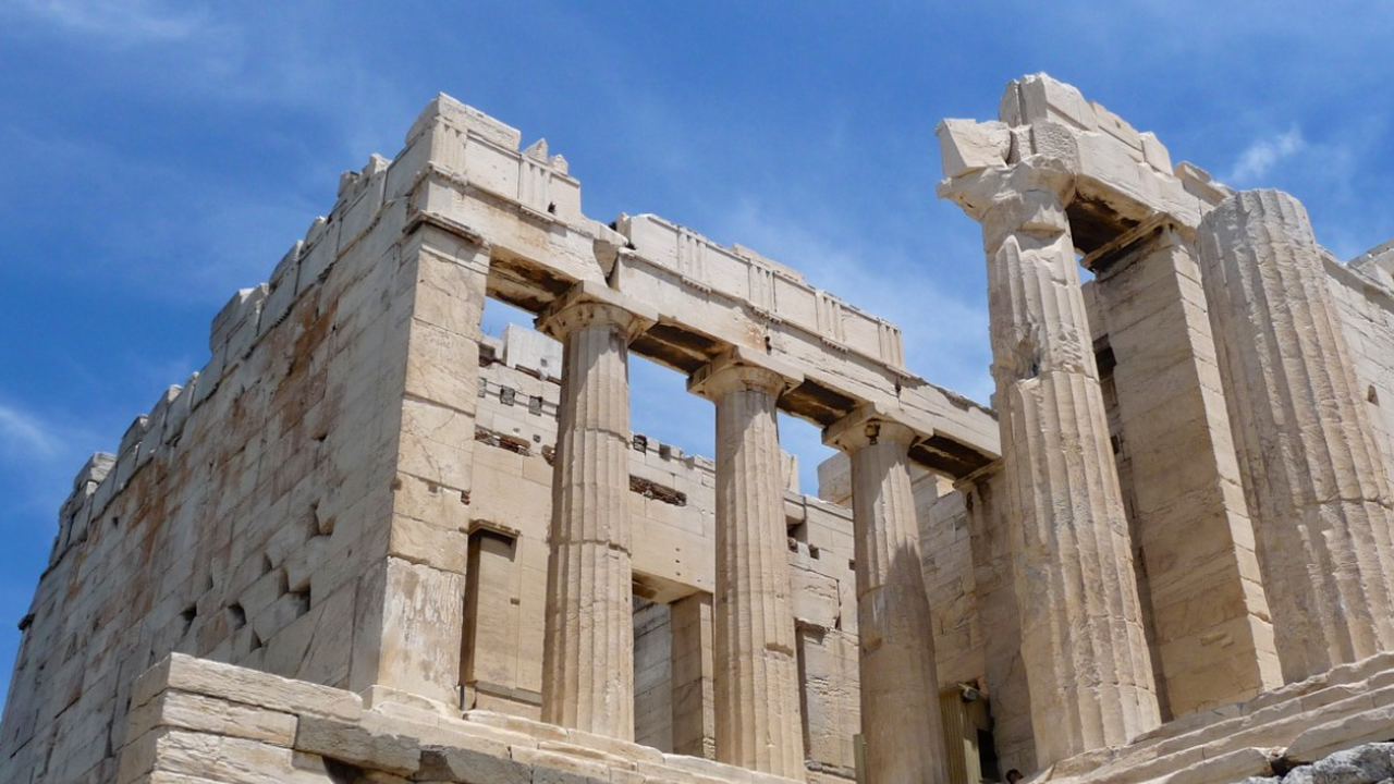 Греция вернула из Лондона редкий рельеф и бронзовые статуэтки Министерство культуры Греции объявило о возвращ...