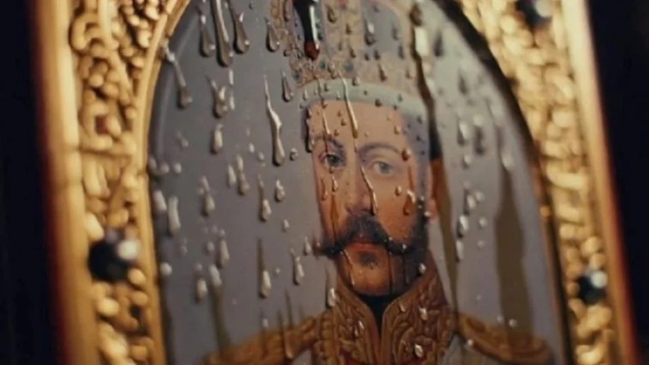 Небесный знак или тревожный сигнал? Мироточение иконы Николая II вызвало переполох В столичном храме Девяти мучеников Кизических п...