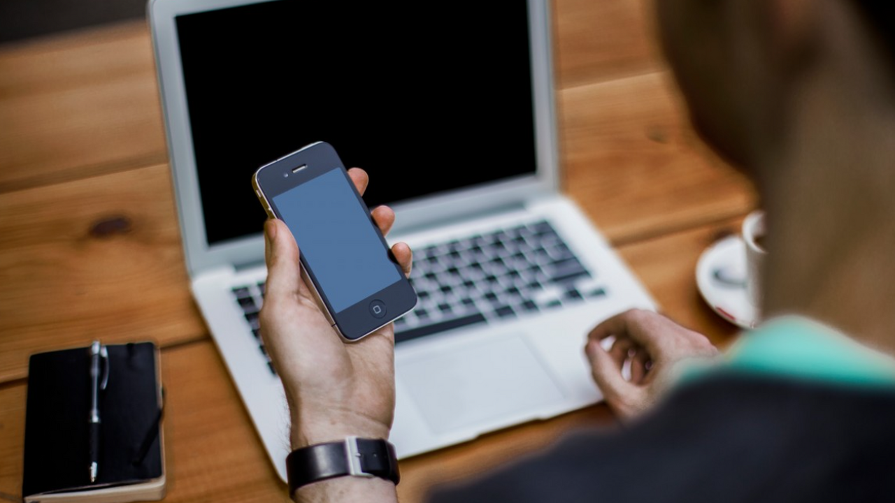 Изобретатель Всемирной паутины Тим Бернерс-Ли в...