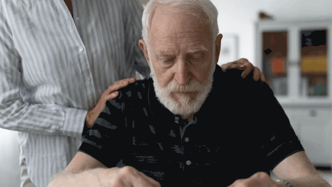 У людей старше 60 лет анемия может быть связана...