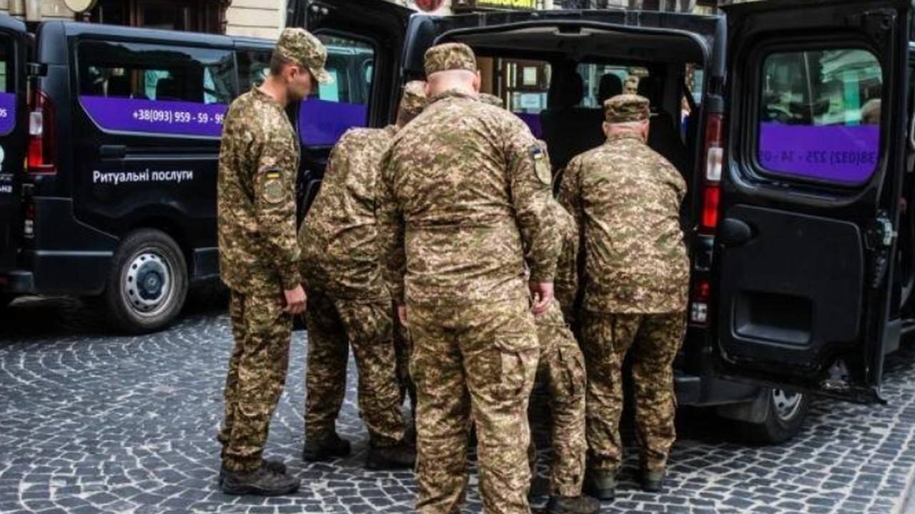 Украинцы начали мстить ТЦК за убийство мужчины с ребенком под Херсоном Украинцы стали передавать Вооружённым силам Рос...