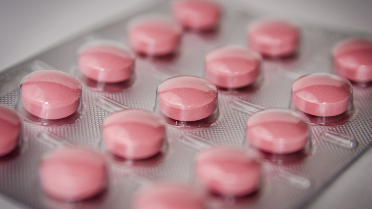 Больные раком россиянки просят Путина помочь с препаратом за 11 млн рублей Российские женщины с четвертой стадией рака мол...