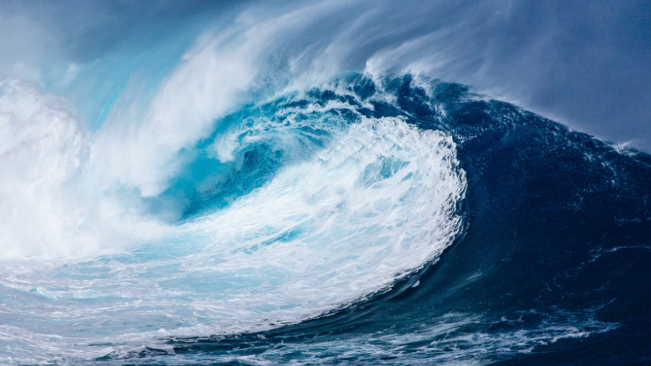 Стало известно, как цунами в 4,5 км дважды обошли Землю После падения астероида 66 млн лет назад Землю ...